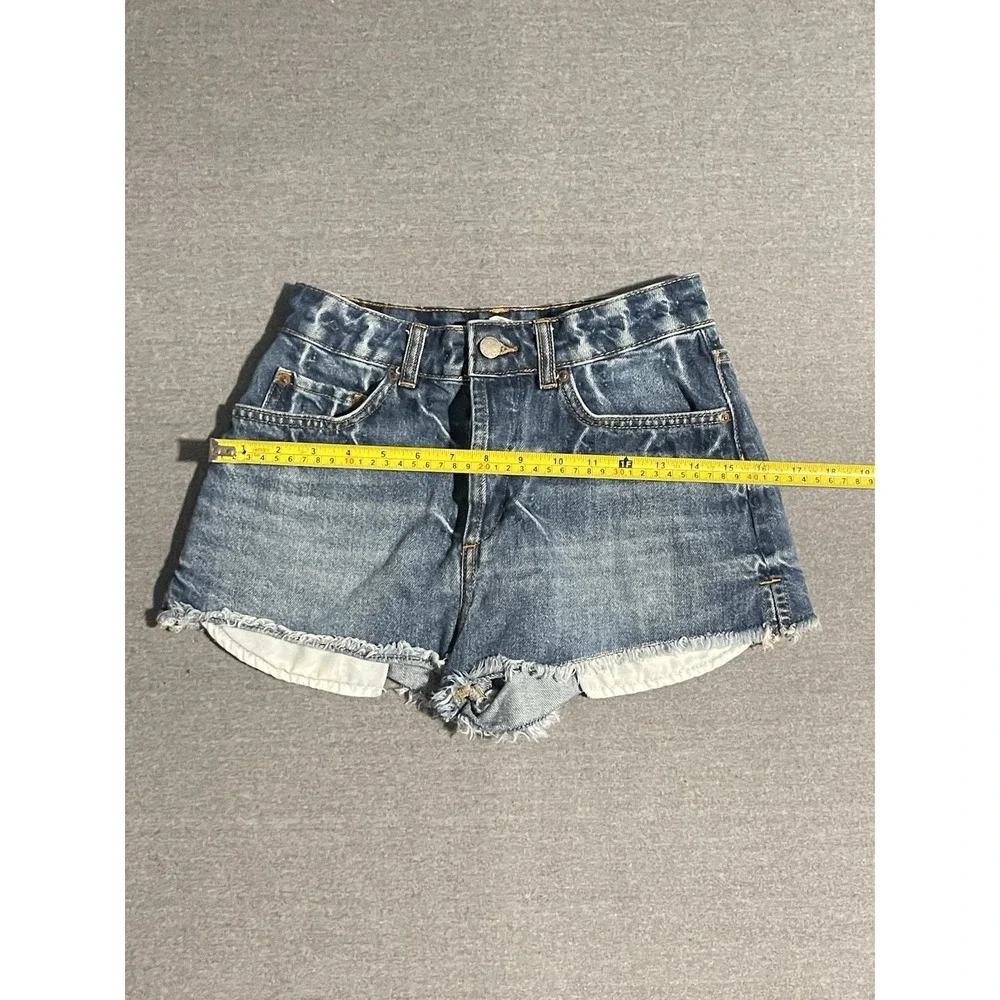 Roxy Denim Shorts Womens Size 26 Medium Wash Frayed Hem Beach Y2K Summer Style